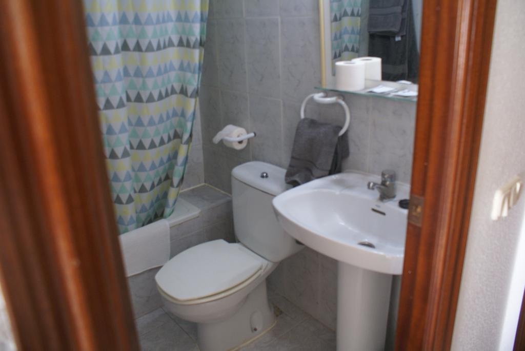 Hostal Velasco Valdelacalzada Luaran gambar